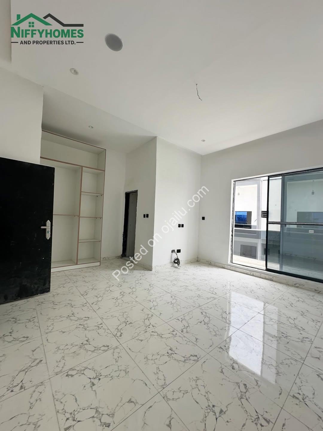 Spacious 3BR Sangotedo Gem with Balcony & Parking