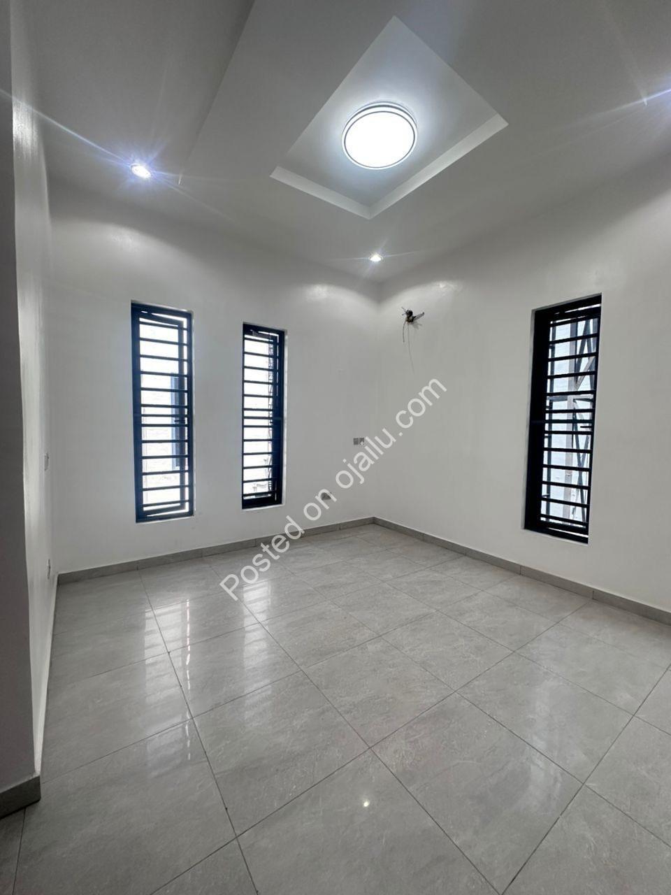 Spacious 4-Bedroom Haven with BQ in Gated Lekki Estate