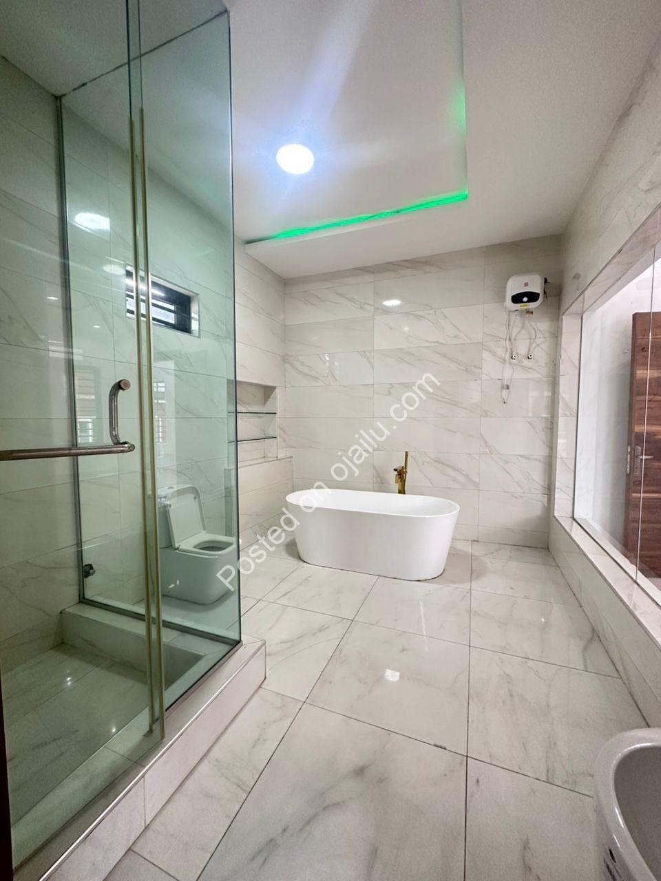 Spacious 4-Bedroom Haven with BQ in Gated Lekki Estate