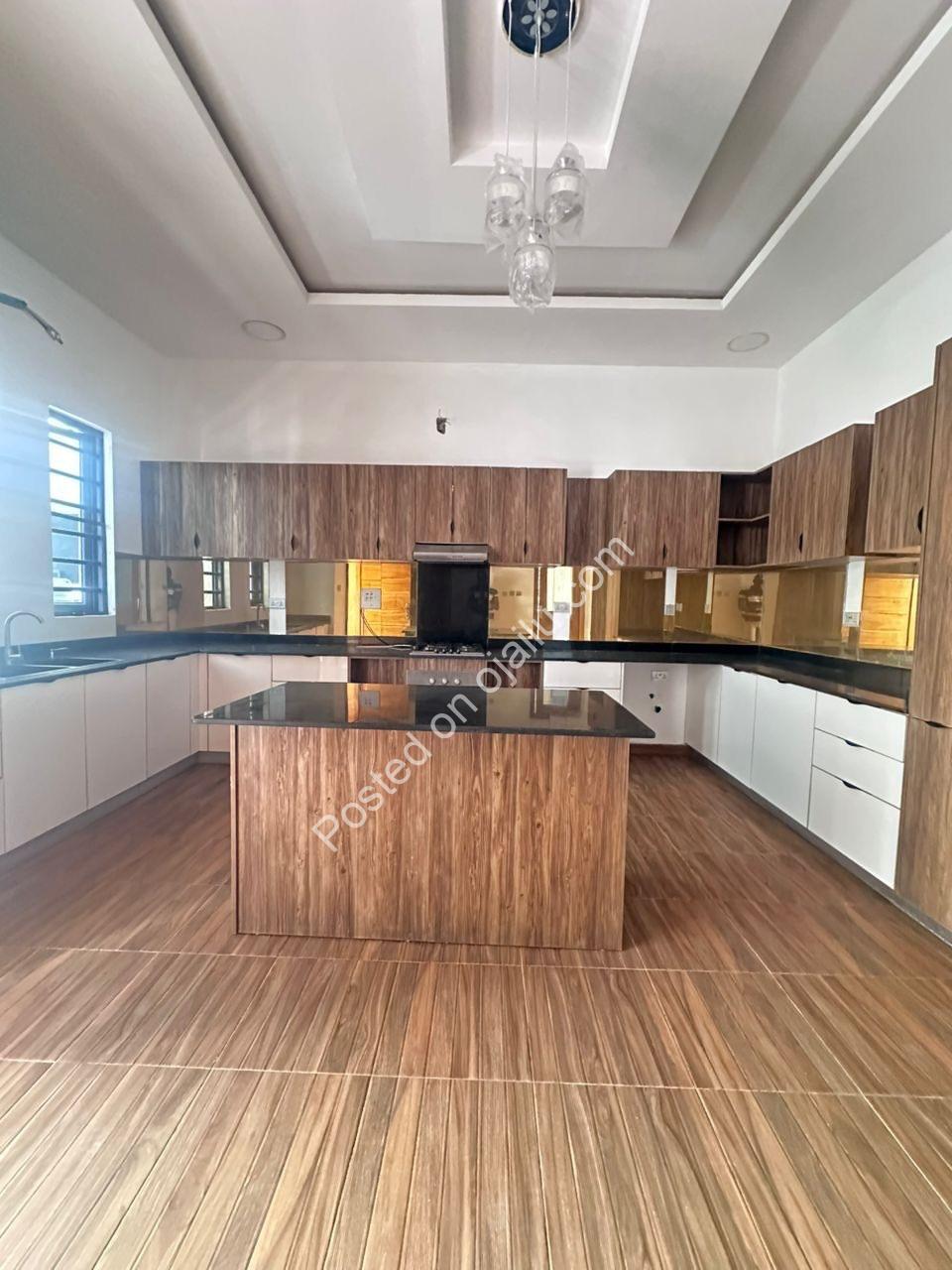 Spacious 4-Bedroom Haven with BQ in Gated Lekki Estate