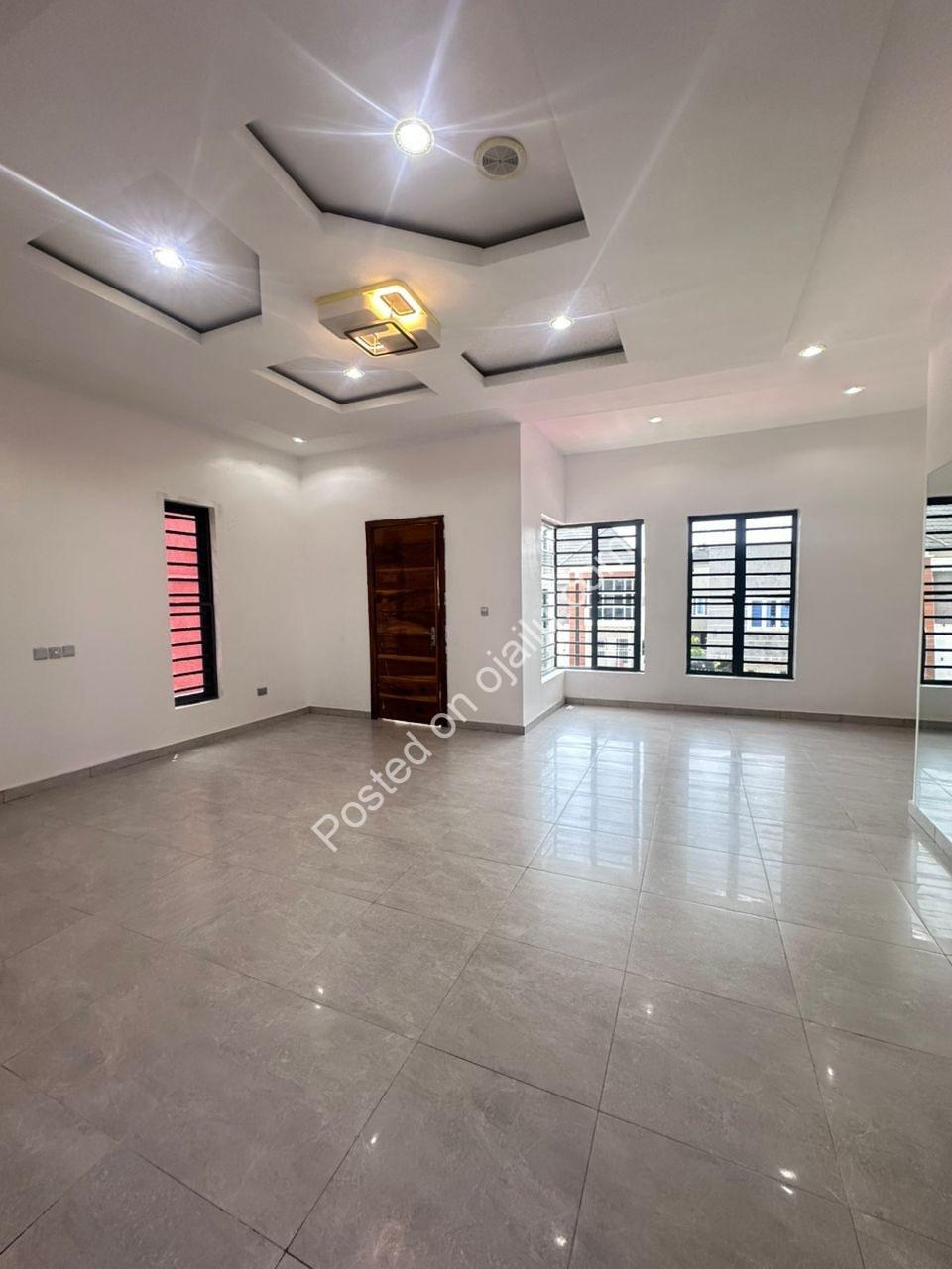 Spacious 4-Bedroom Haven with BQ in Gated Lekki Estate