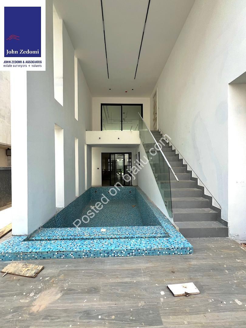 Lagos Luxury: 6-Bed Palace with Cinema & Pool