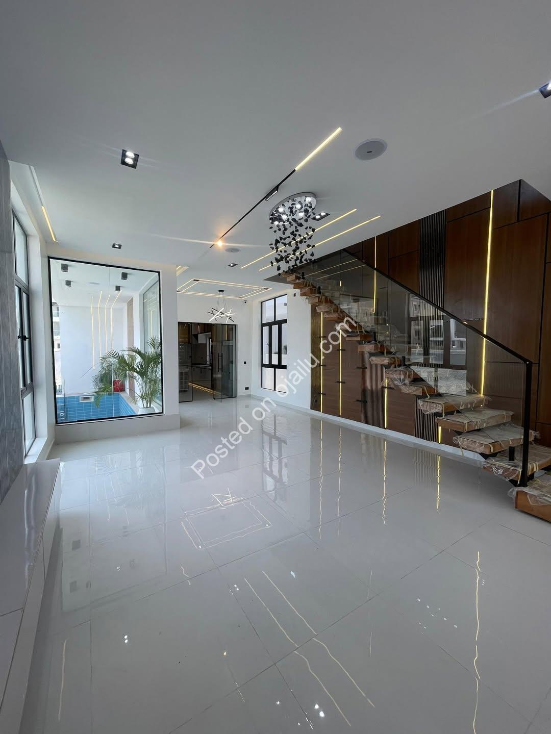 Stunning 5-Bed Duplex with Resort-Style Pool in Lekki