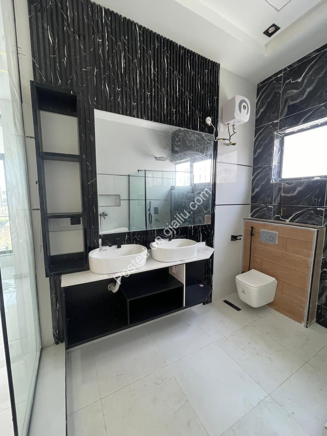 Stunning 5-Bed Duplex with Resort-Style Pool in Lekki