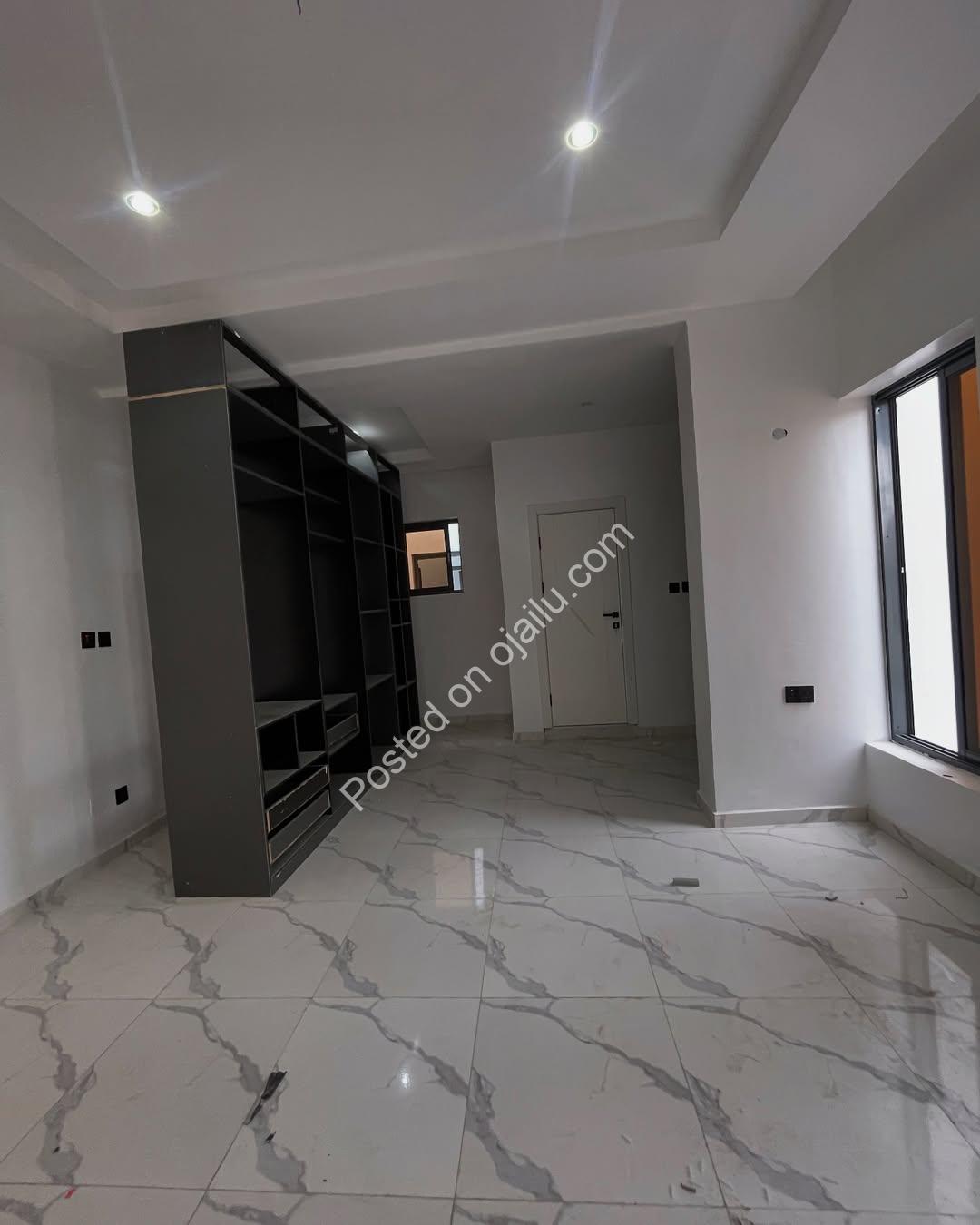 5-Bedroom Lekki Gem: Spacious Luxury Duplex with Premium Finishes