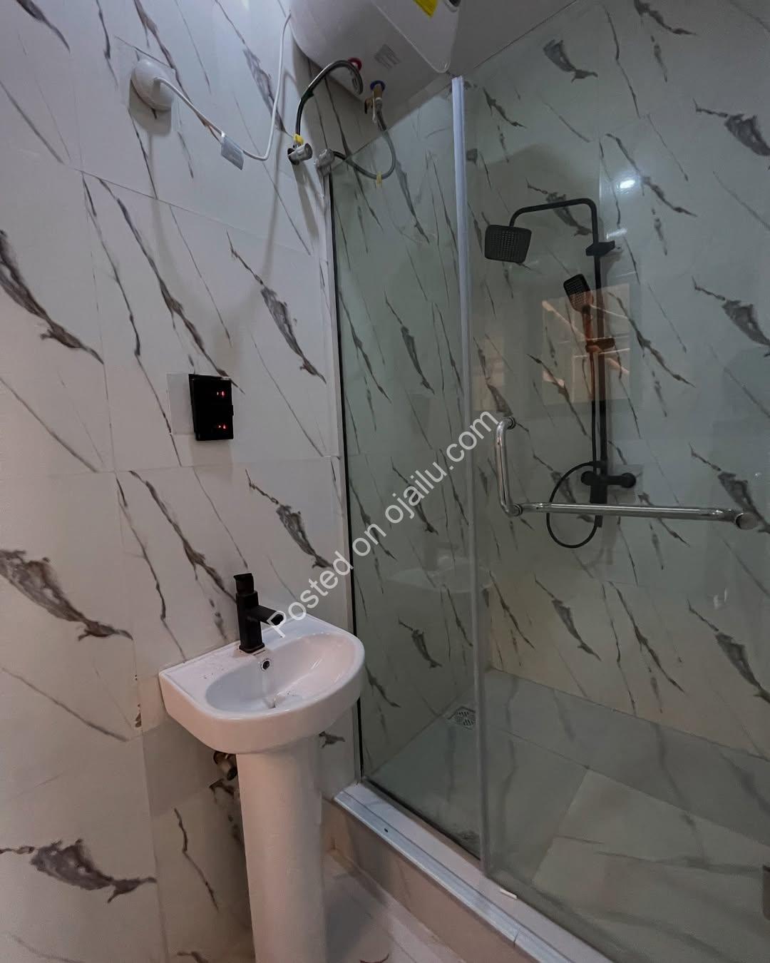 5-Bedroom Lekki Gem: Spacious Luxury Duplex with Premium Finishes