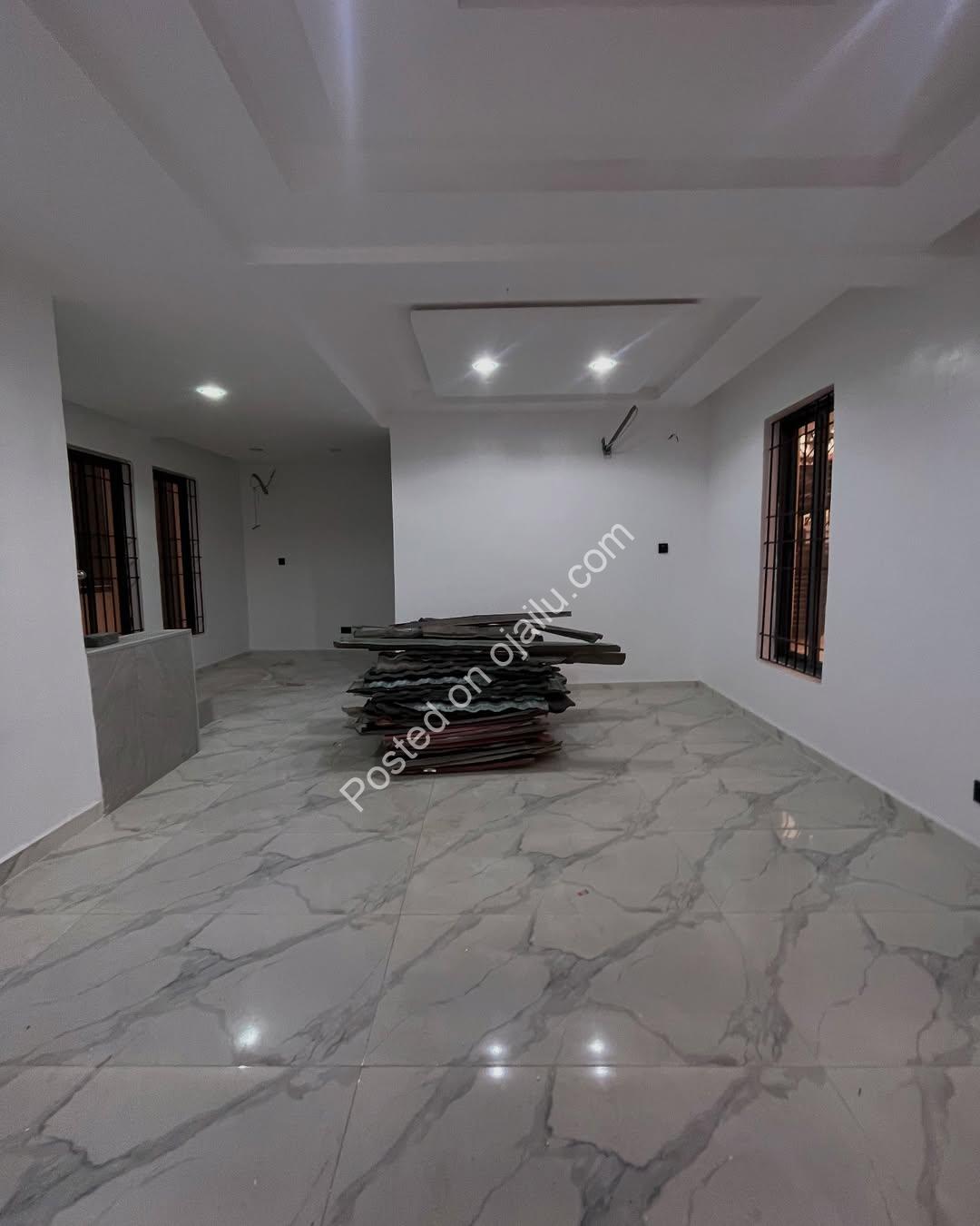 5-Bedroom Lekki Gem: Spacious Luxury Duplex with Premium Finishes