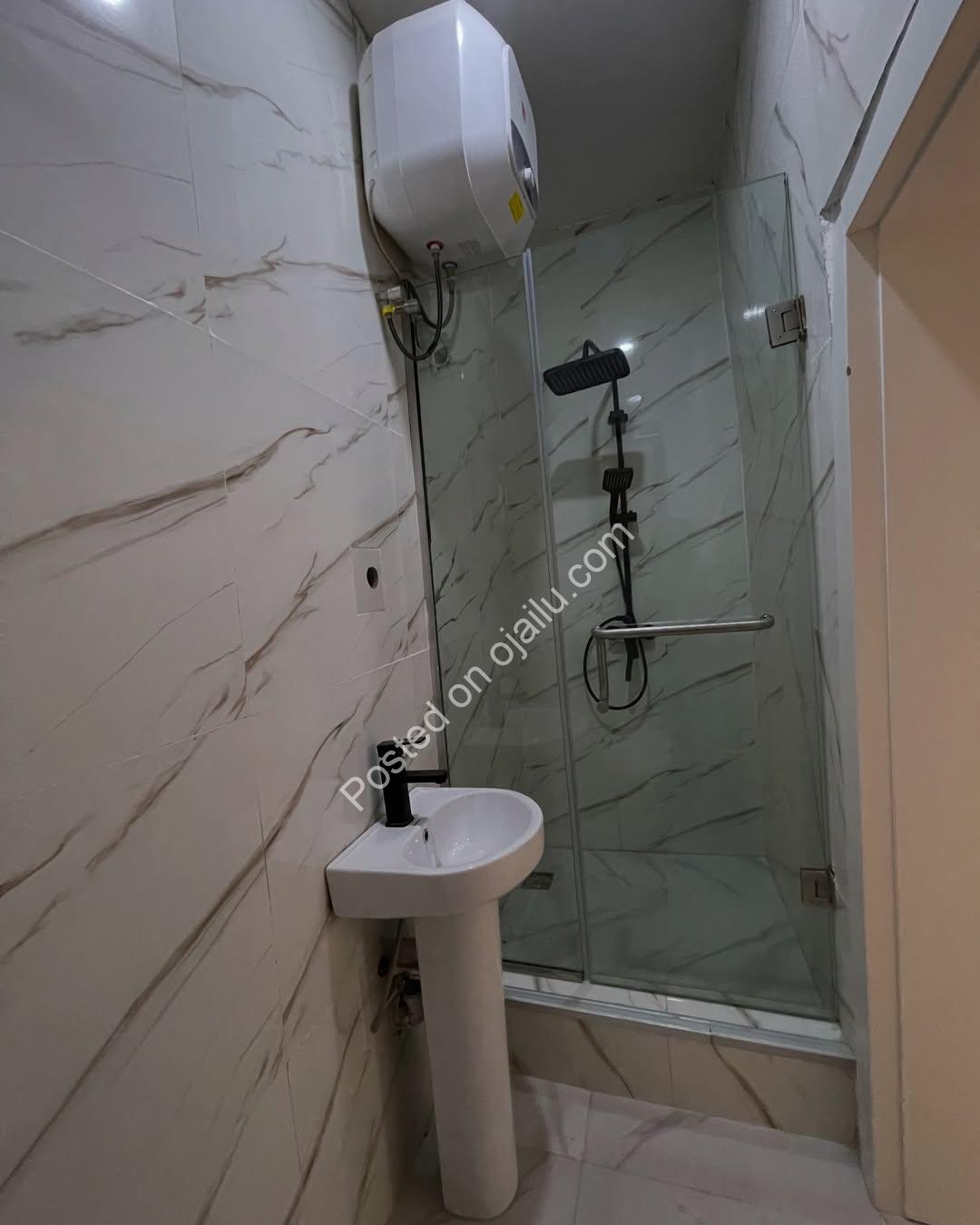 5-Bedroom Lekki Gem: Spacious Luxury Duplex with Premium Finishes