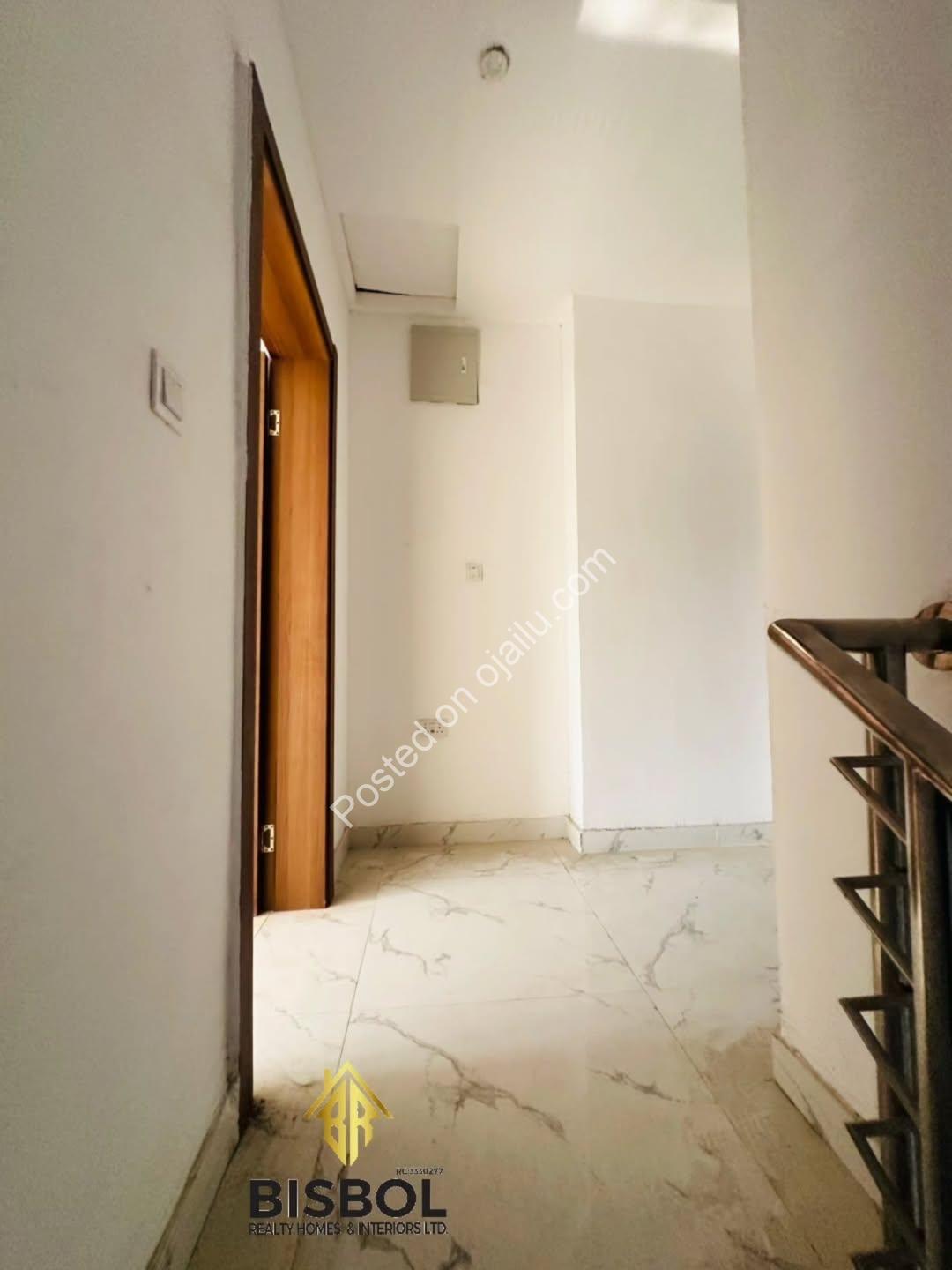 Move-In Ready 3BR Terrace Duplex in Gated Estate