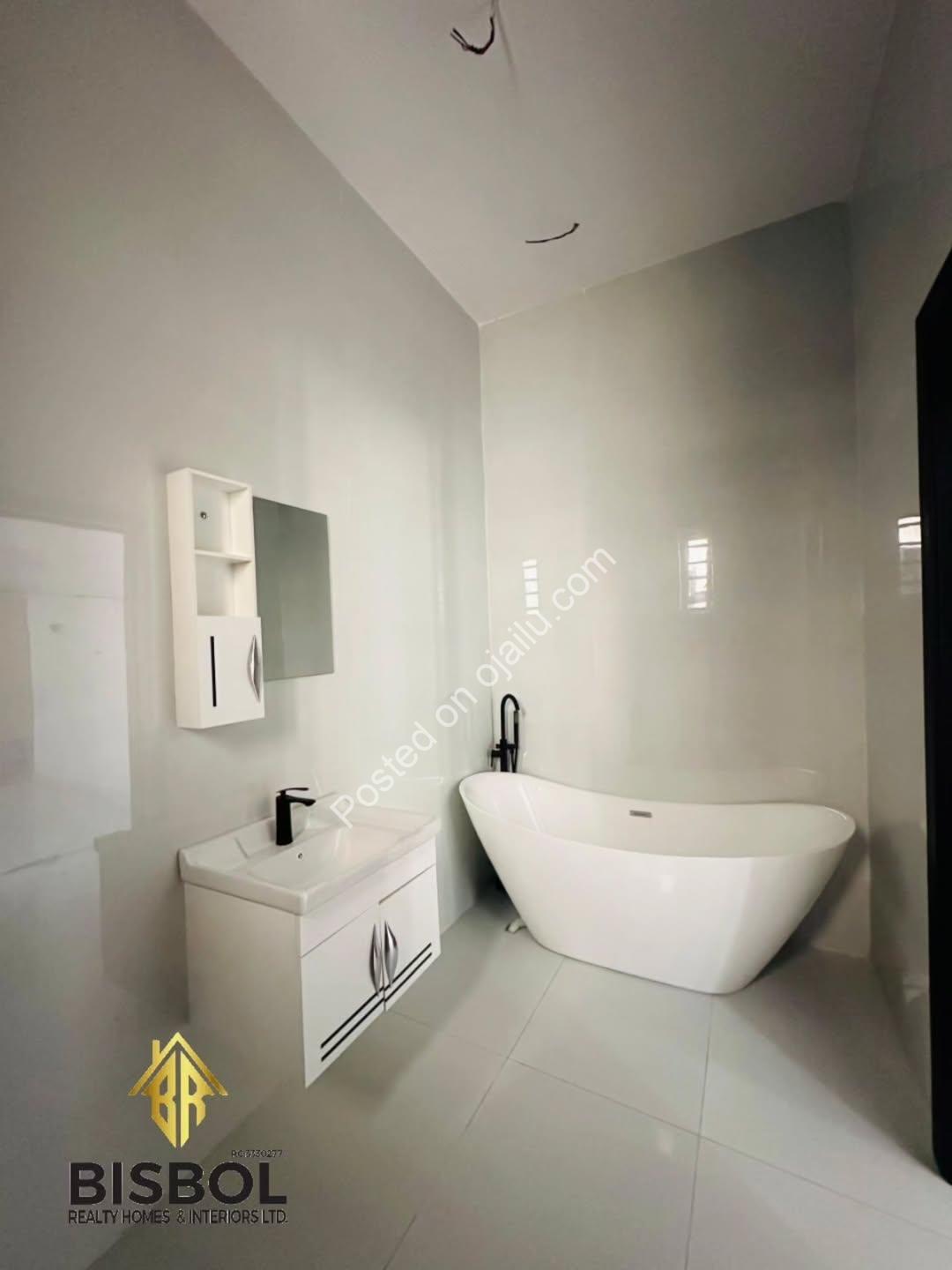 Move-In Ready 5BR Duplex in Gated Lekki Estate