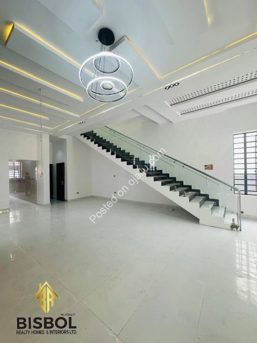 Move-In Ready 5BR Duplex in Gated Lekki Estate