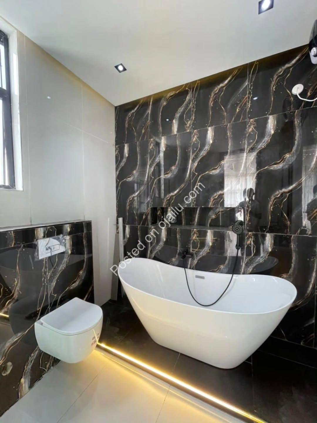 Spacious 5-Bedroom Duplex in Prime Chevron Lekki