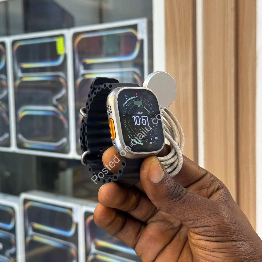Unbeatable Apple Watch Ultra: 98% Battery, Pristine & Ready!