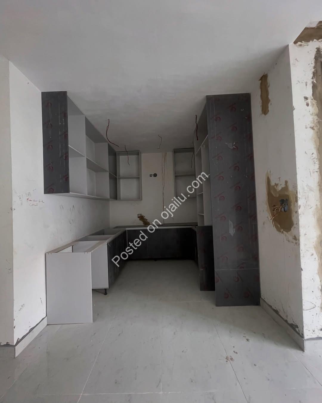 Lekki Phase 1 Gem: 2-Bed Apartment with Pool & Concierge