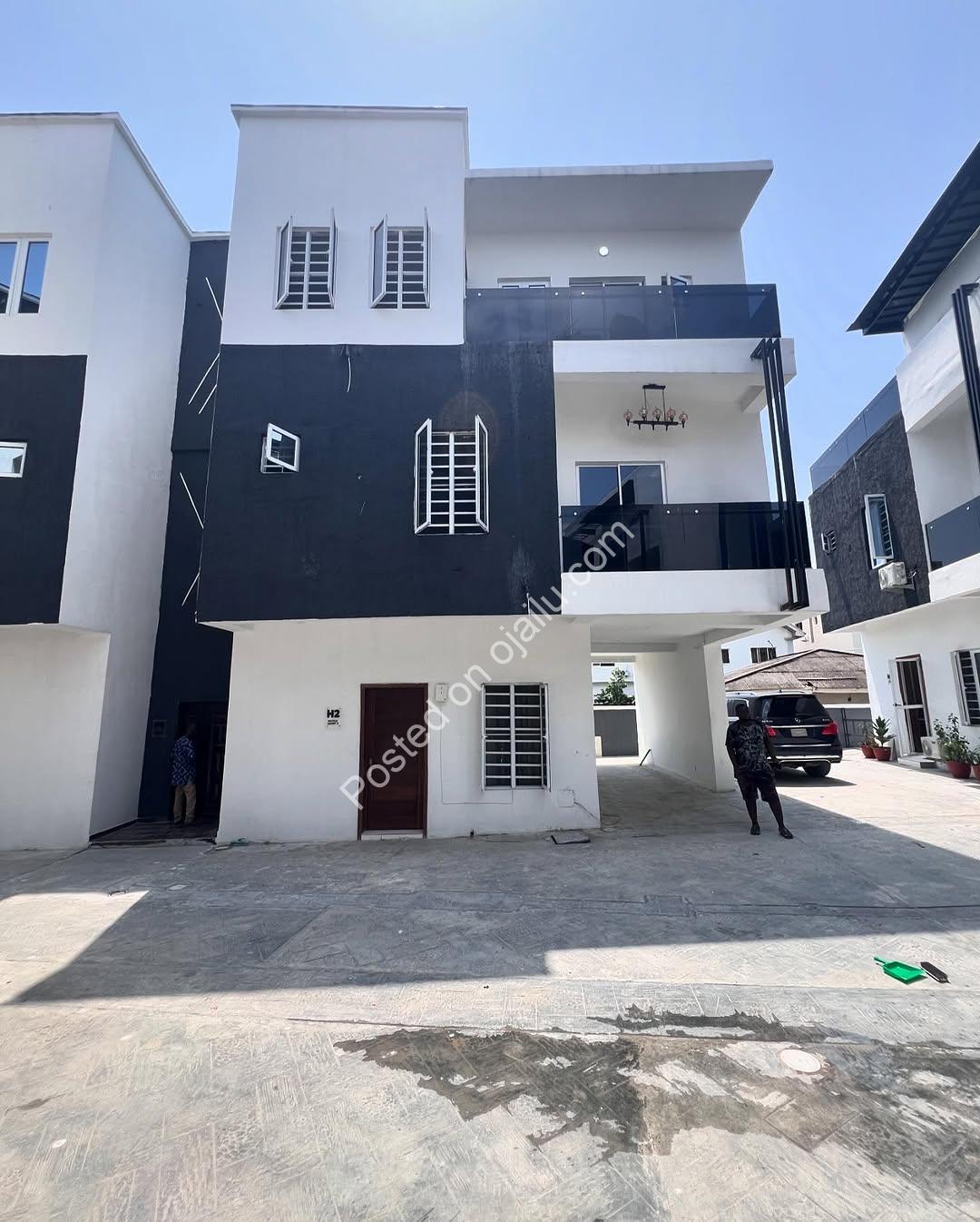 Luxury Ikota Haven: 3-Bed Poolside Duplex