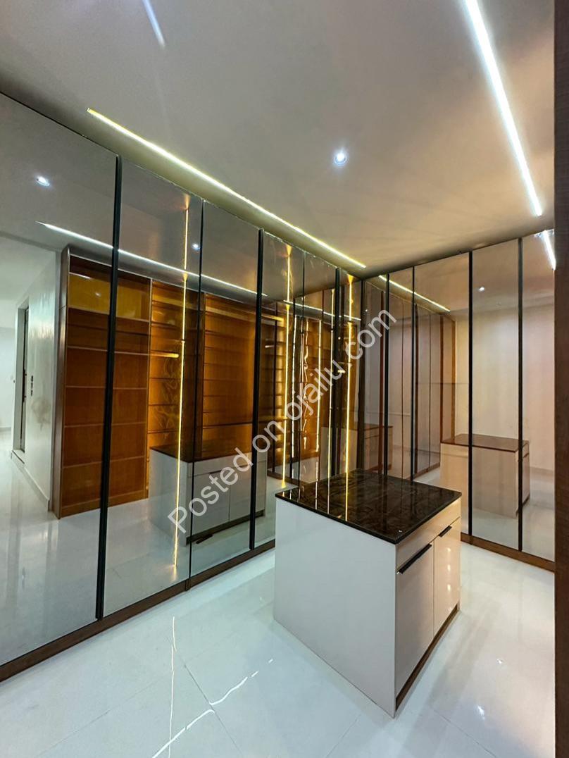 Elegant Family Sanctuary in Chevron with Pool & Gym