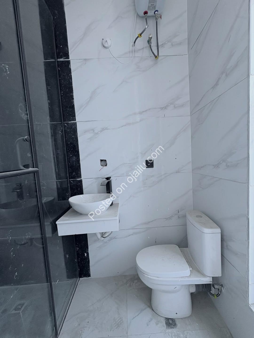 Brand New 5-Bedroom Oasis with Pool in Chevron