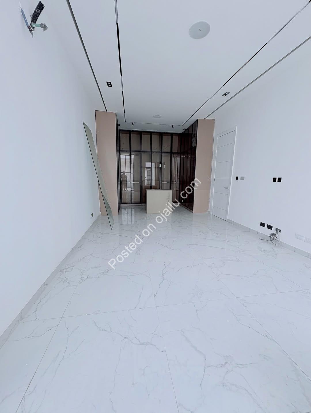 Brand New 5-Bedroom Oasis with Pool in Chevron