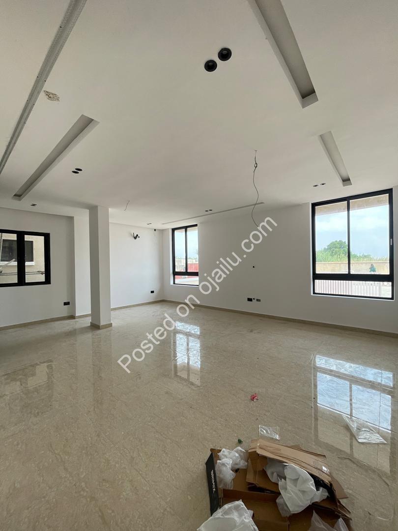 Grand 5-Bedroom Duplex in Secure Lekki Estate