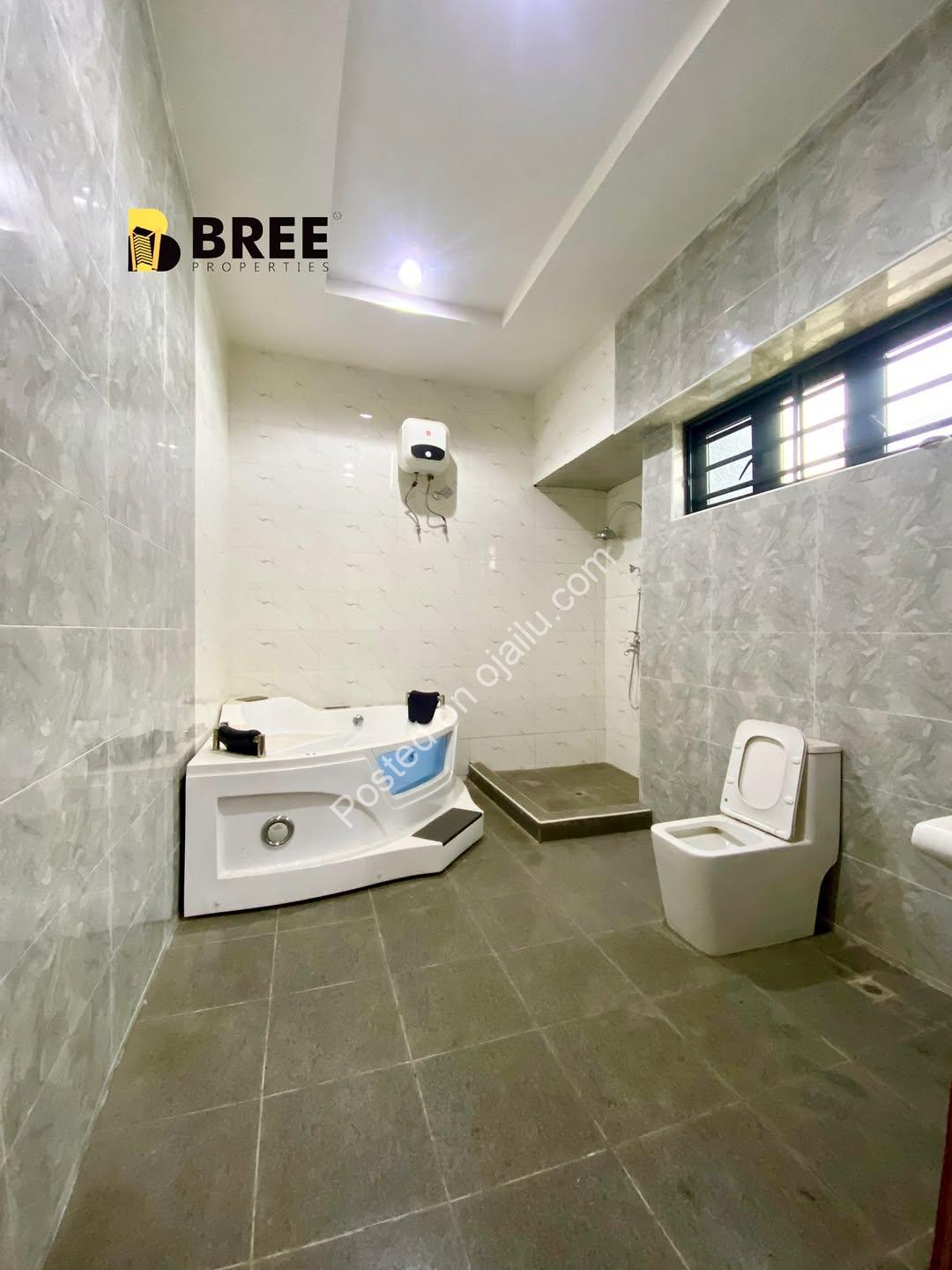 Majestic 5-Bed Ensuite Home with BQ in Ajah