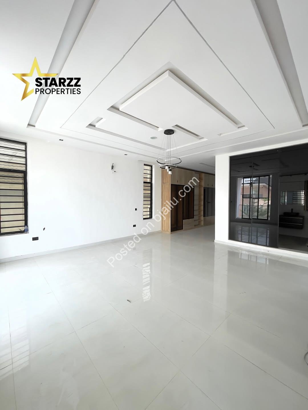 Sleek 5-Bedroom Oasis with Pool in Sangotedo