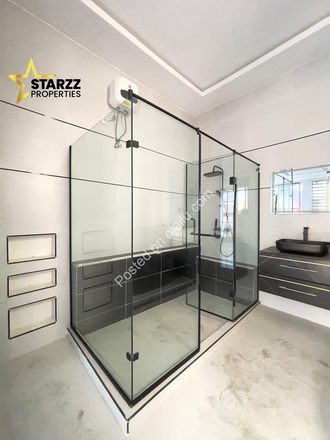 Sleek 5-Bedroom Oasis with Pool in Sangotedo