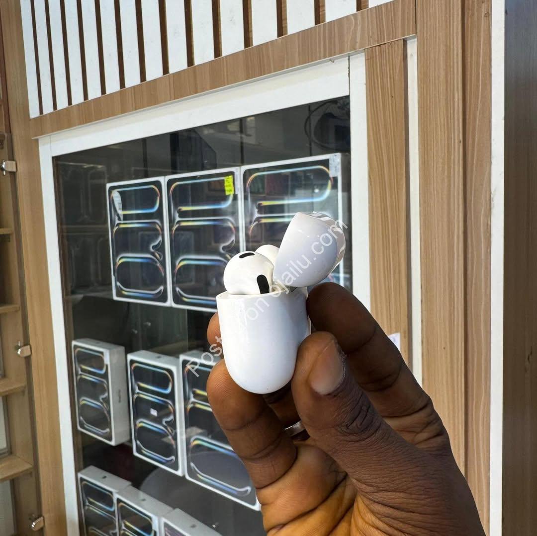 Apple AirPods 3: Immersive Sound, Effortless Magic ✨