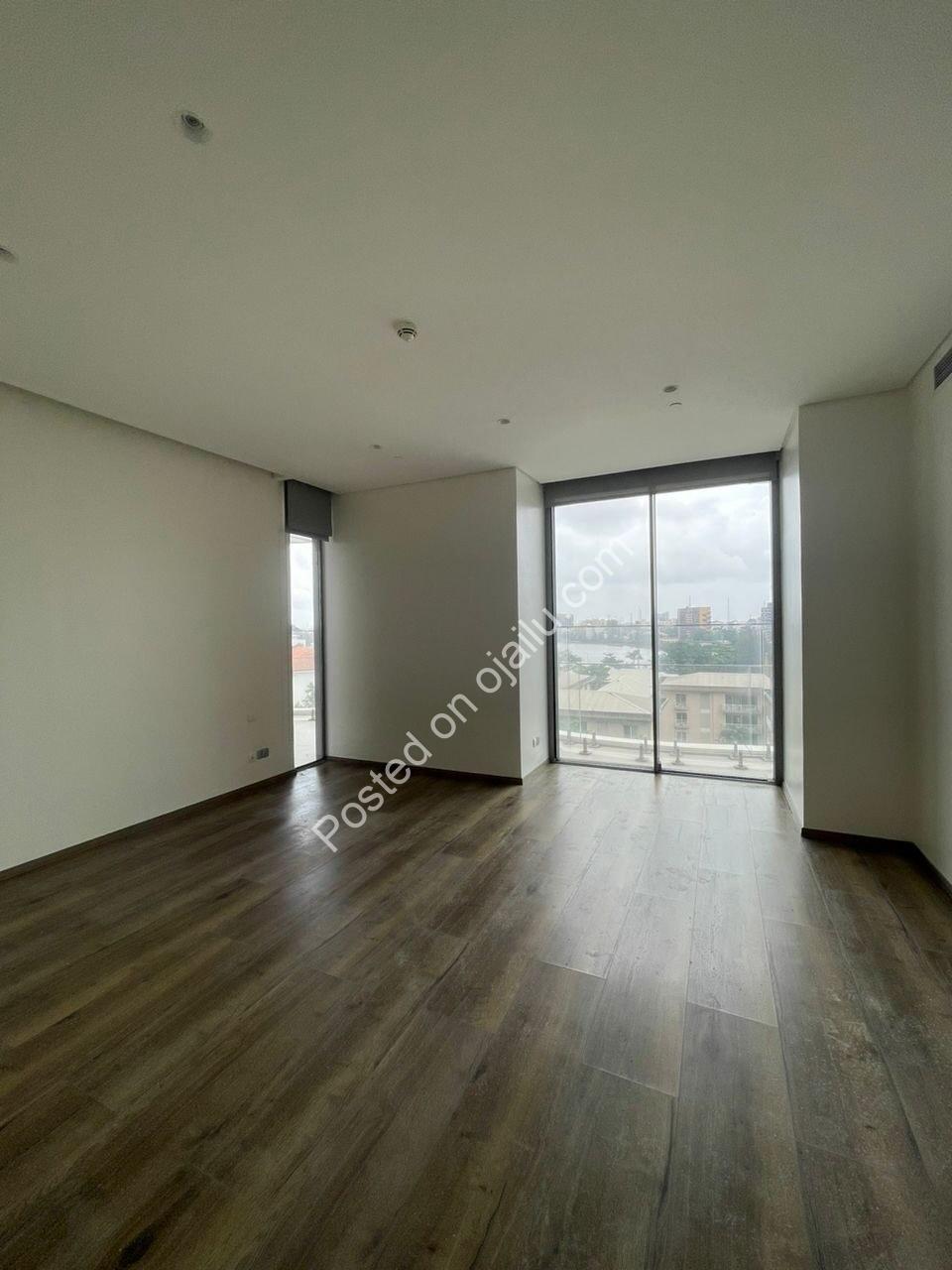 Bourdillon’s 21st-Floor Sky Palace Awaits