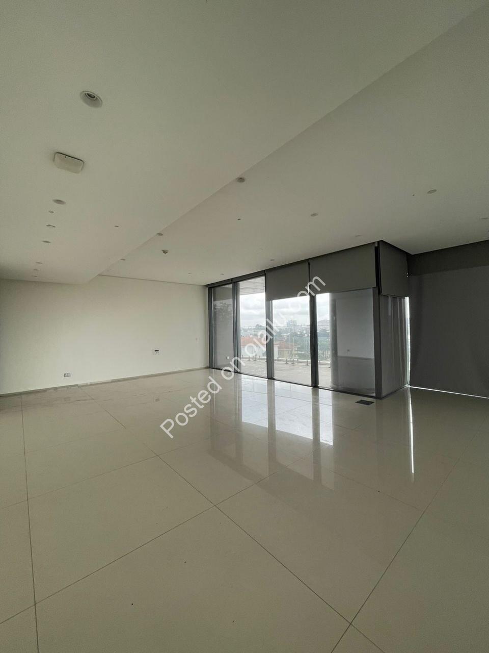 Bourdillon’s 21st-Floor Sky Palace Awaits