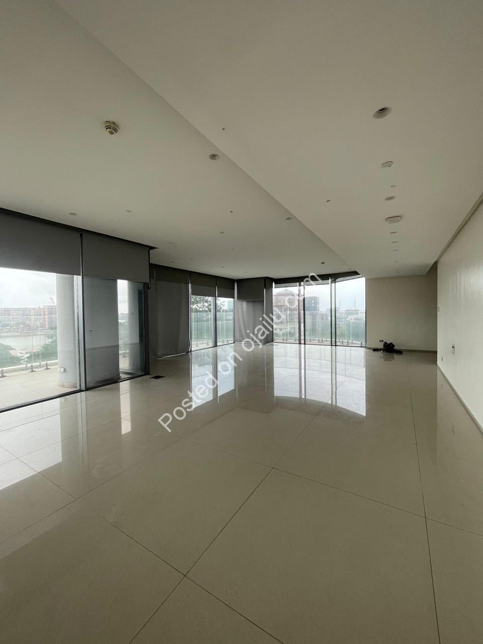 Bourdillon’s 21st-Floor Sky Palace Awaits