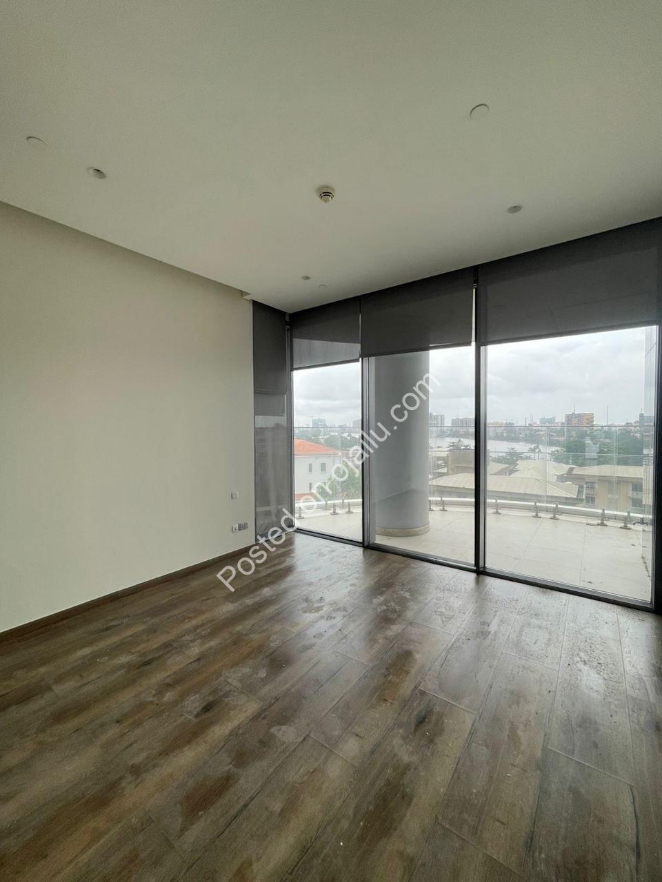 Bourdillon’s 21st-Floor Sky Palace Awaits