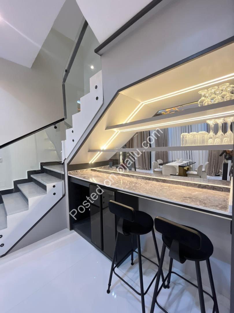 Luxury 5-Bed Duplex with Pool in Lekki