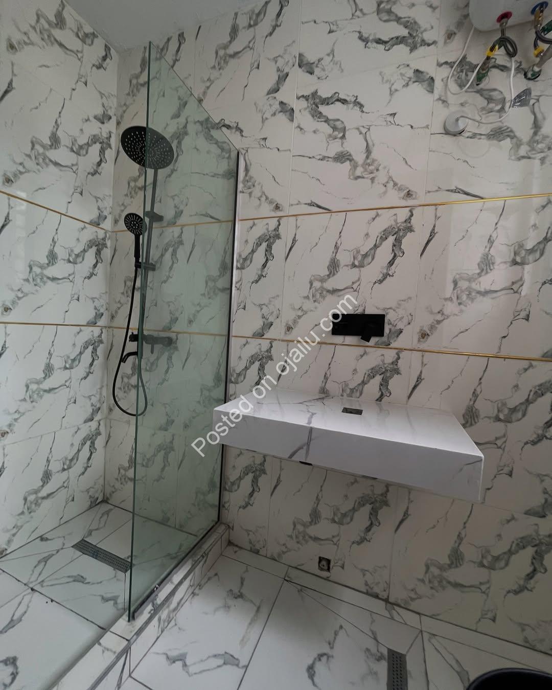 Exclusive 5-Bedroom Duplex with Pool & Jacuzzi in Ikota