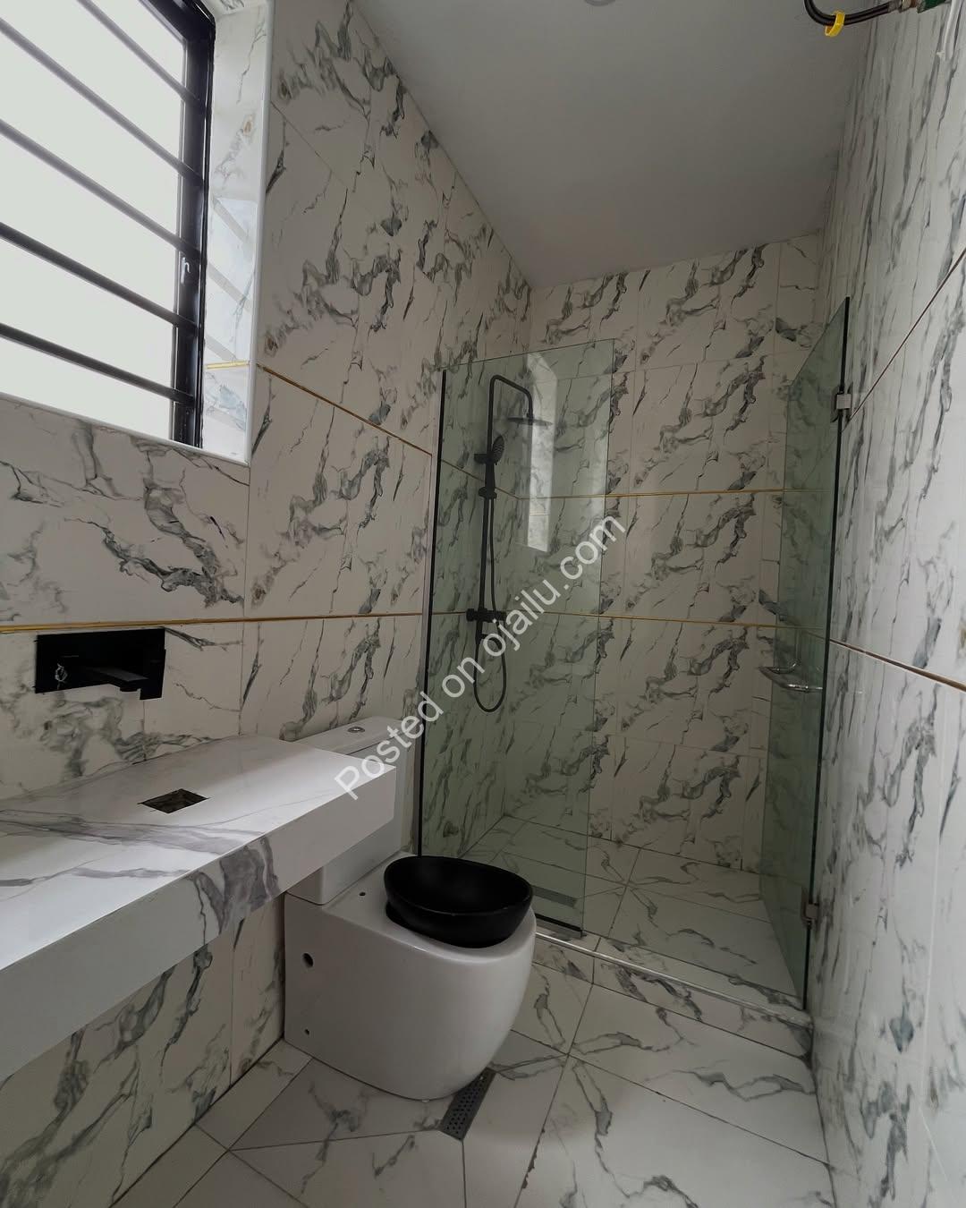 Exclusive 5-Bedroom Duplex with Pool & Jacuzzi in Ikota