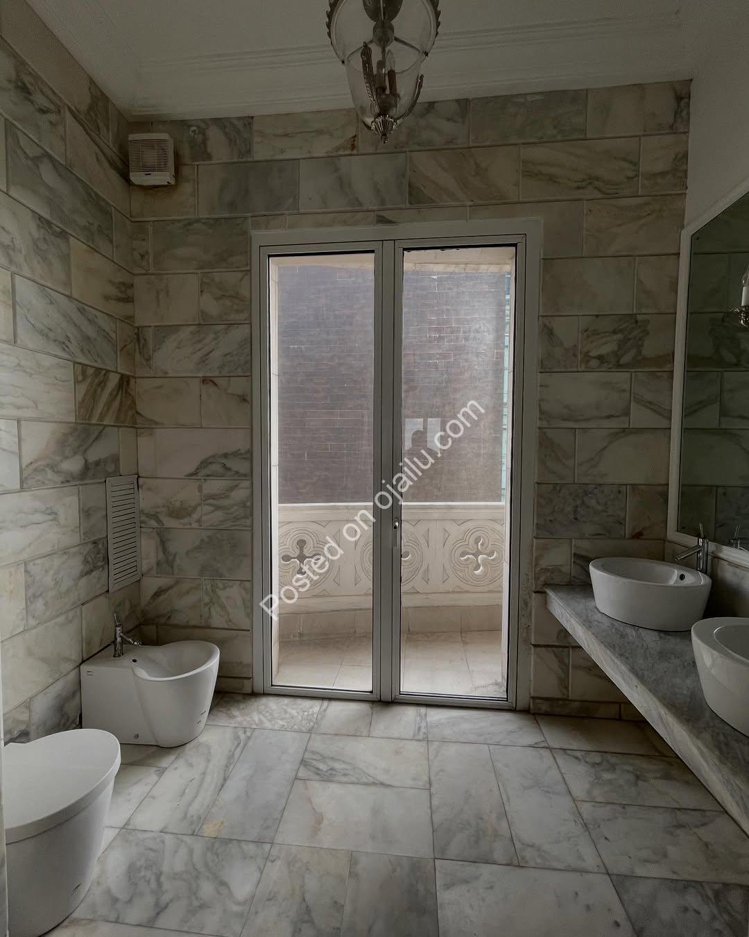 Ikoyi’s Ultimate Penthouse: 5BR with Pool & Serenity