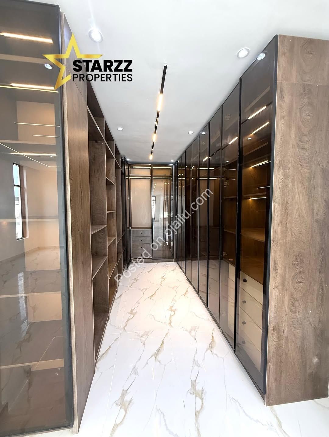 Dream Home: 5BR with Cinema, Pool & Rooftop Escape