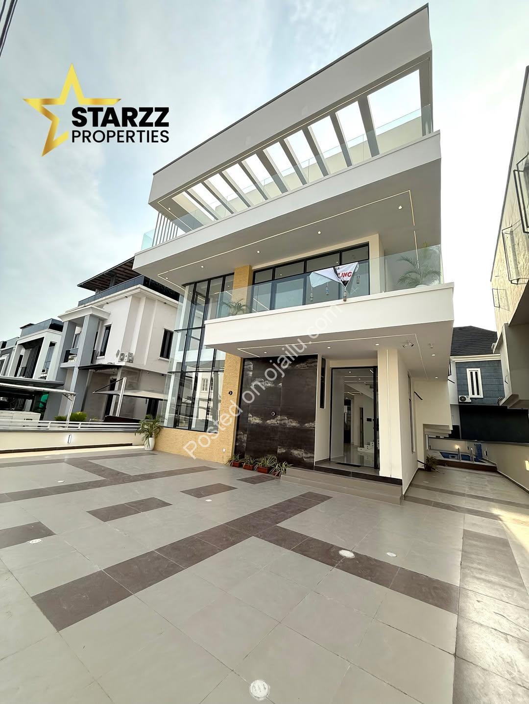 Dream Home: 5BR with Cinema, Pool & Rooftop Escape