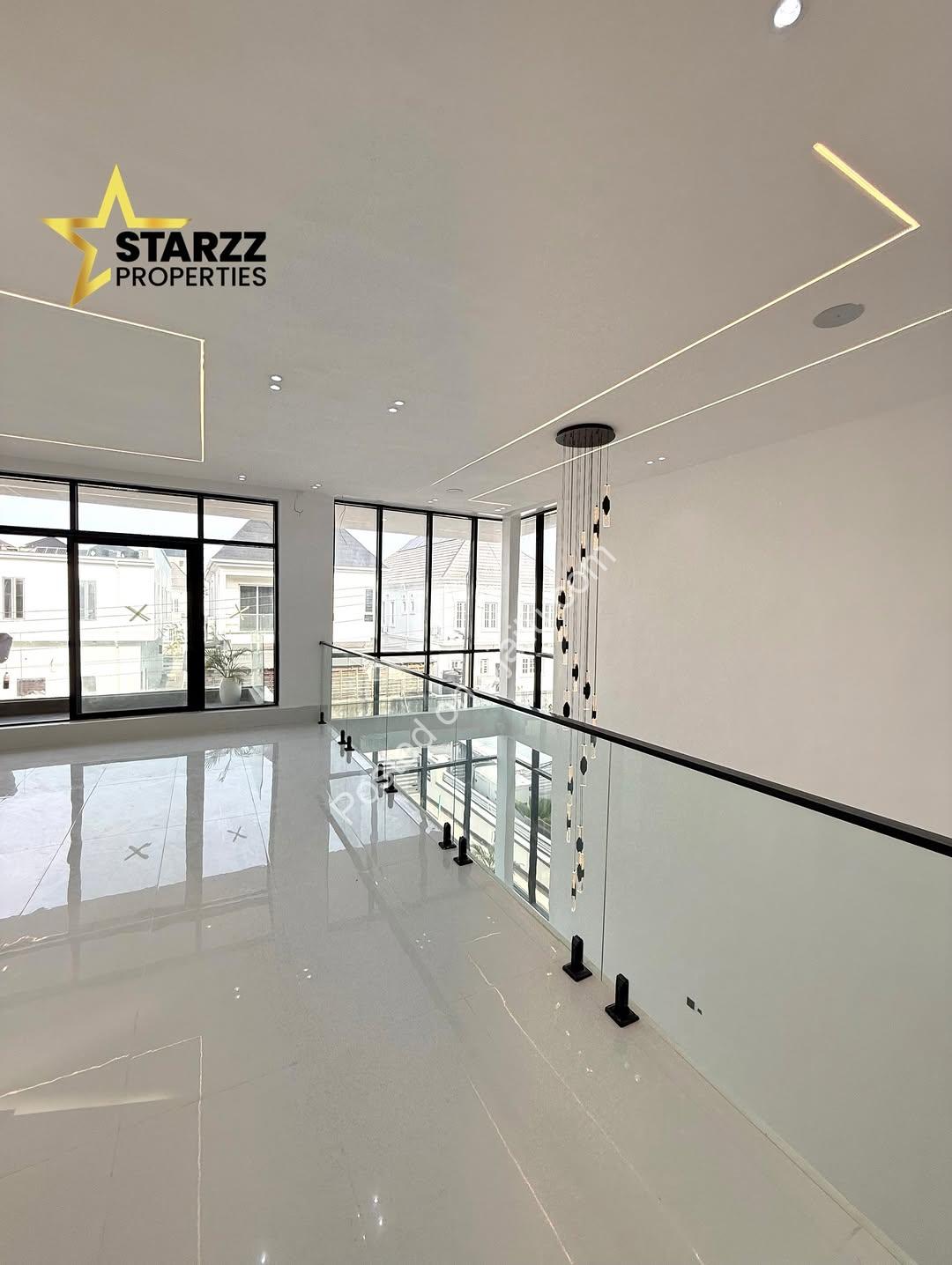 Dream Home: 5BR with Cinema, Pool & Rooftop Escape