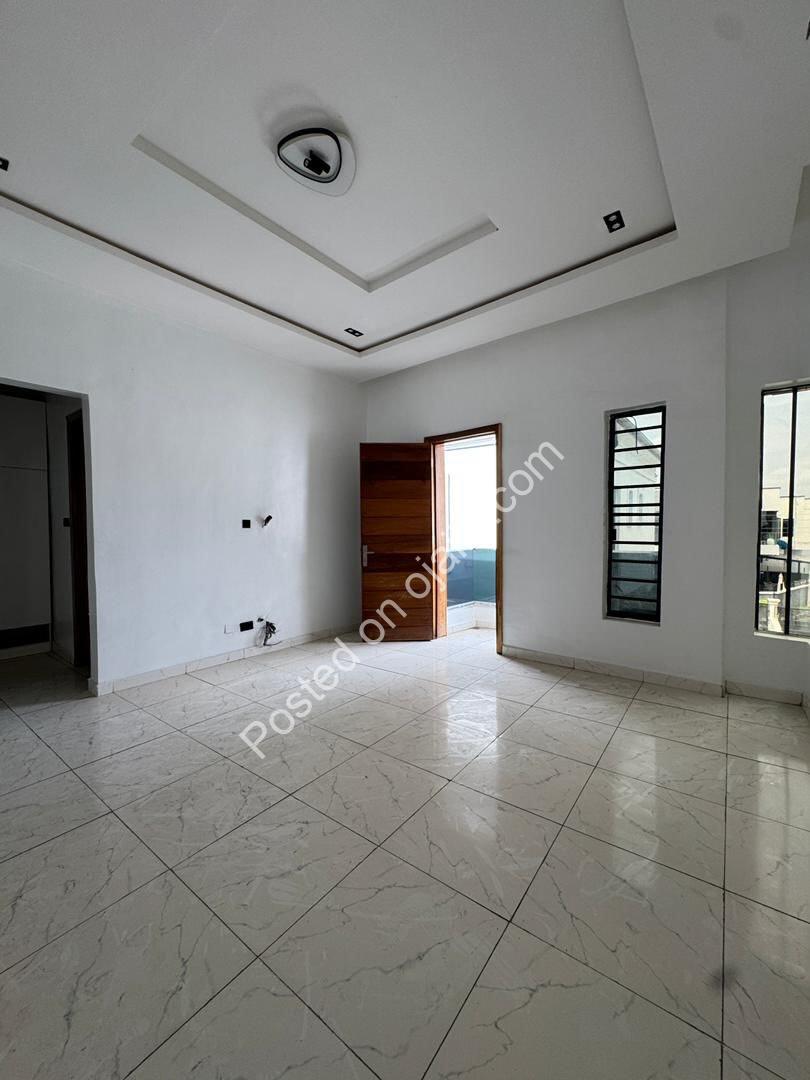 Orchid Lekki Sanctuary: 4-Bed Duplex with Pool & BQ