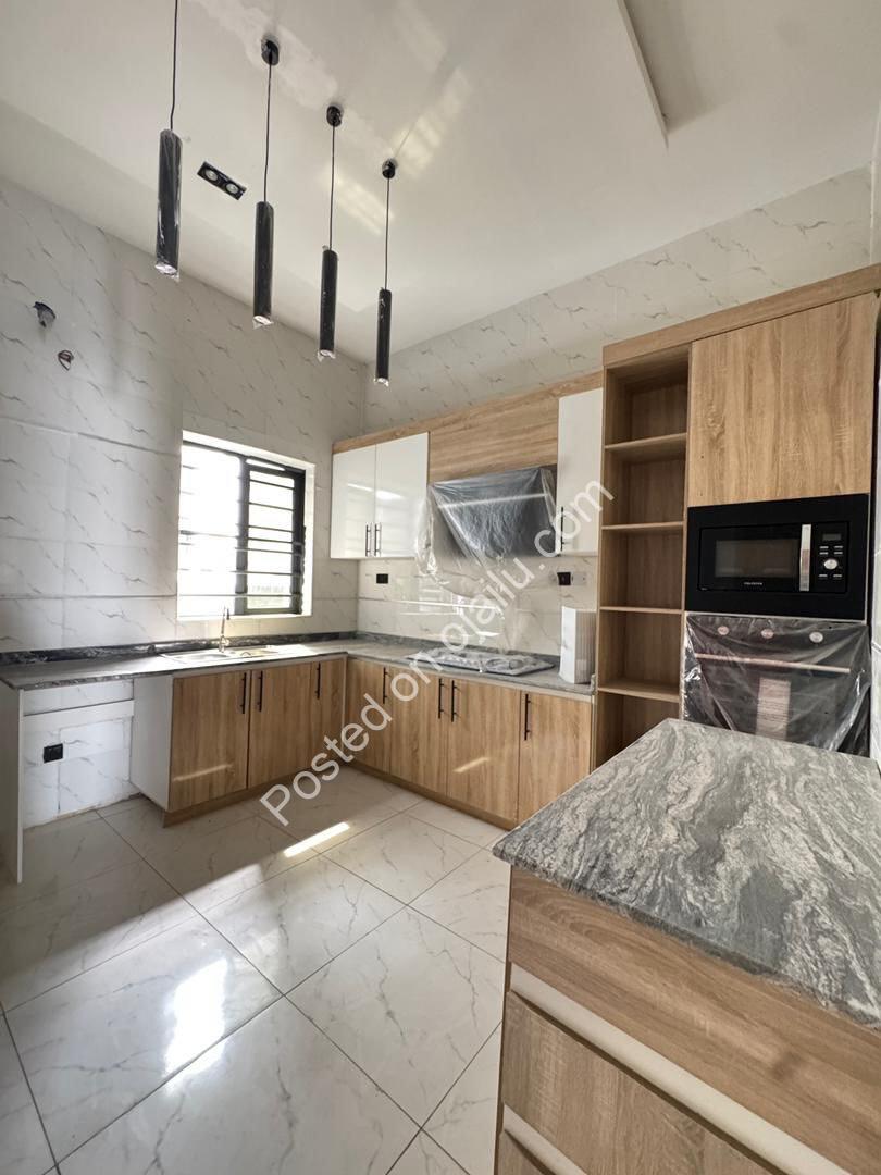 Orchid Lekki Sanctuary: 4-Bed Duplex with Pool & BQ