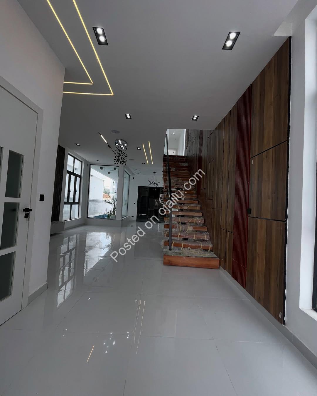 Exclusive Ikota Estate: 5-Bedroom Haven with Pool & Jacuzzi