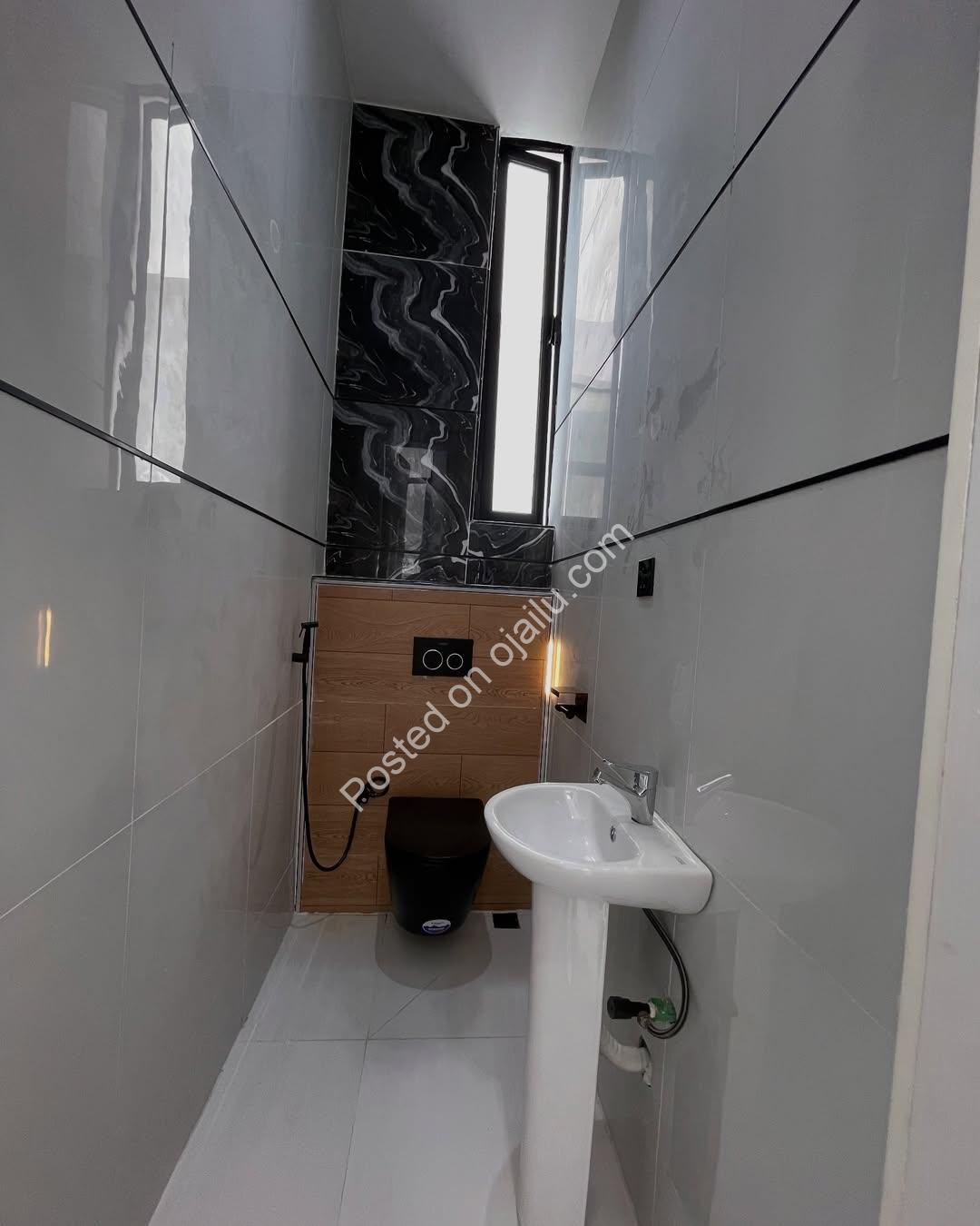 Exclusive Ikota Estate: 5-Bedroom Haven with Pool & Jacuzzi