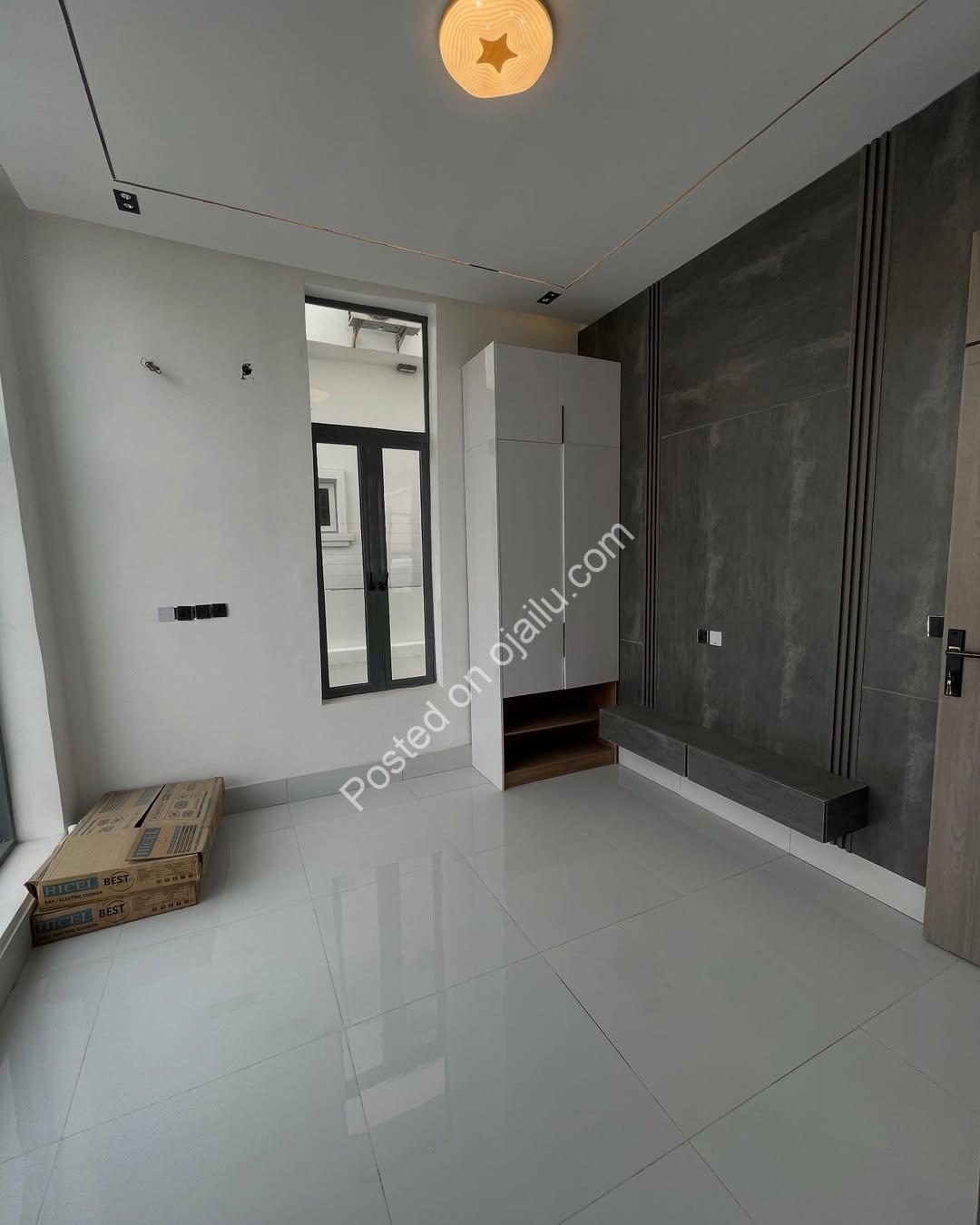 Opulent 5-Bed Duplex with BQ in Secure Lekki Estate