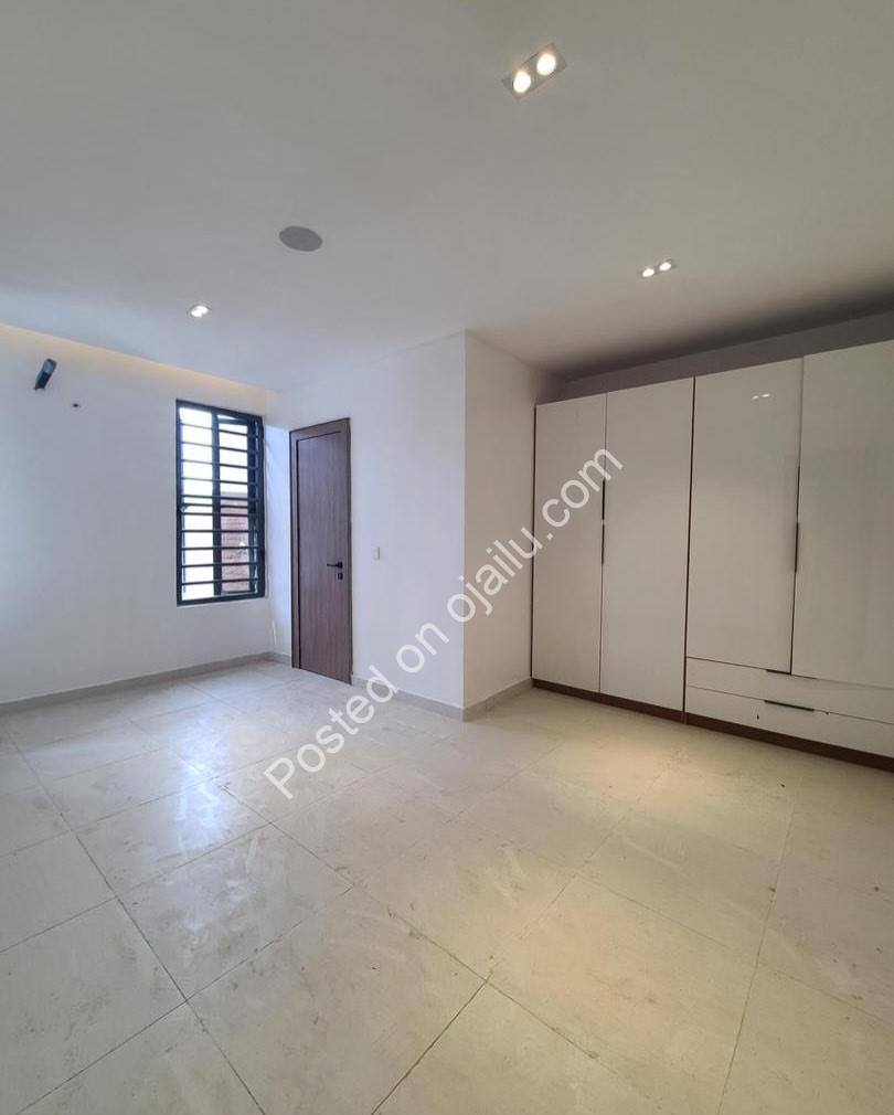 Sleek Agungi Gem with Pool & Gym