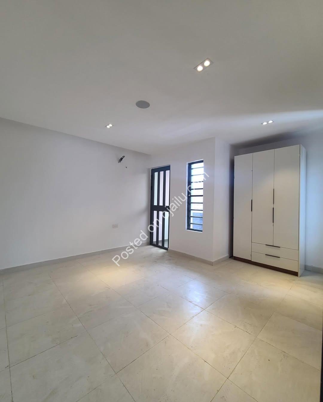 Sleek Agungi Gem with Pool & Gym