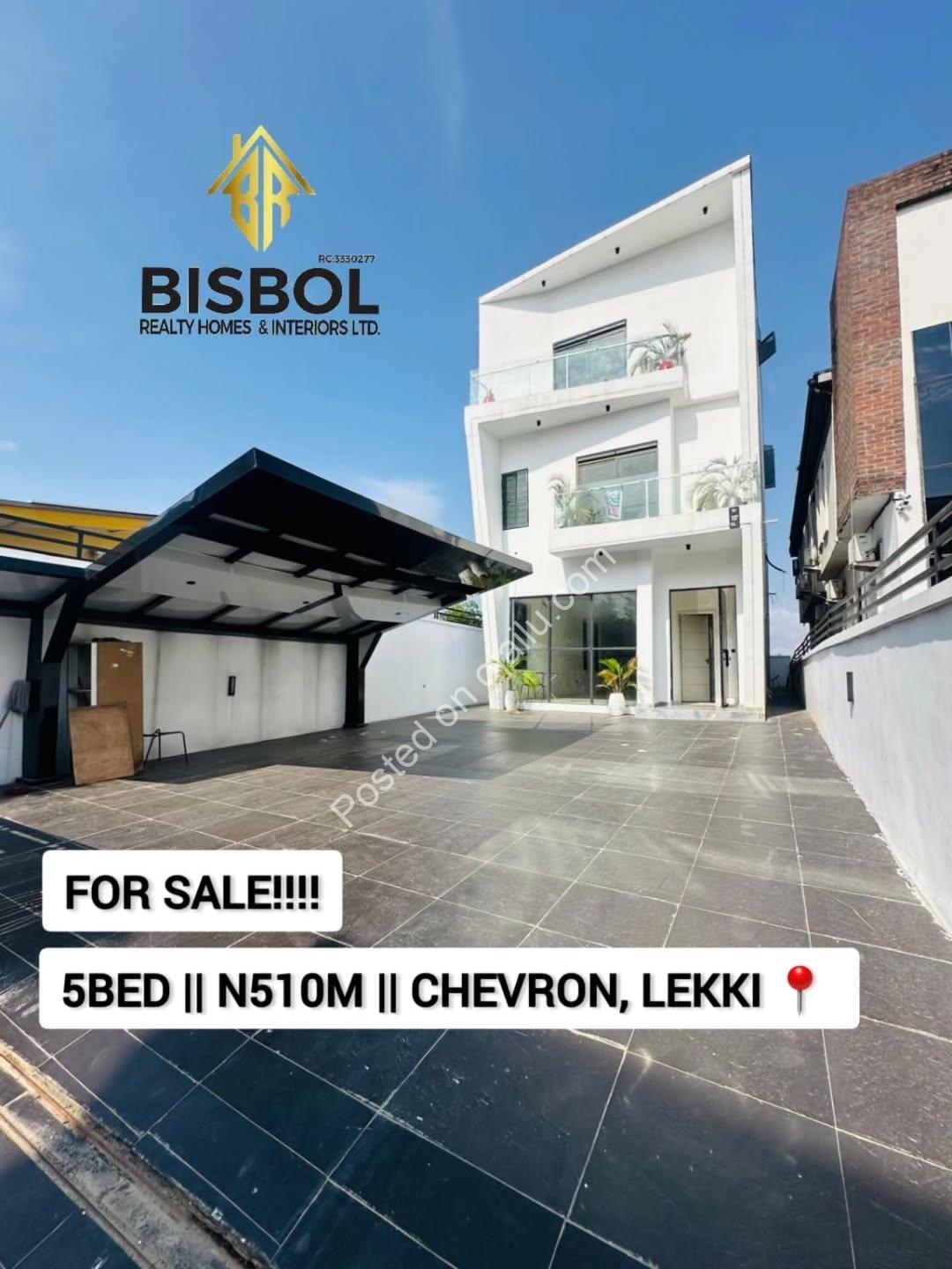 Luxury 5-Bed Duplex in Gated Chevron Estate