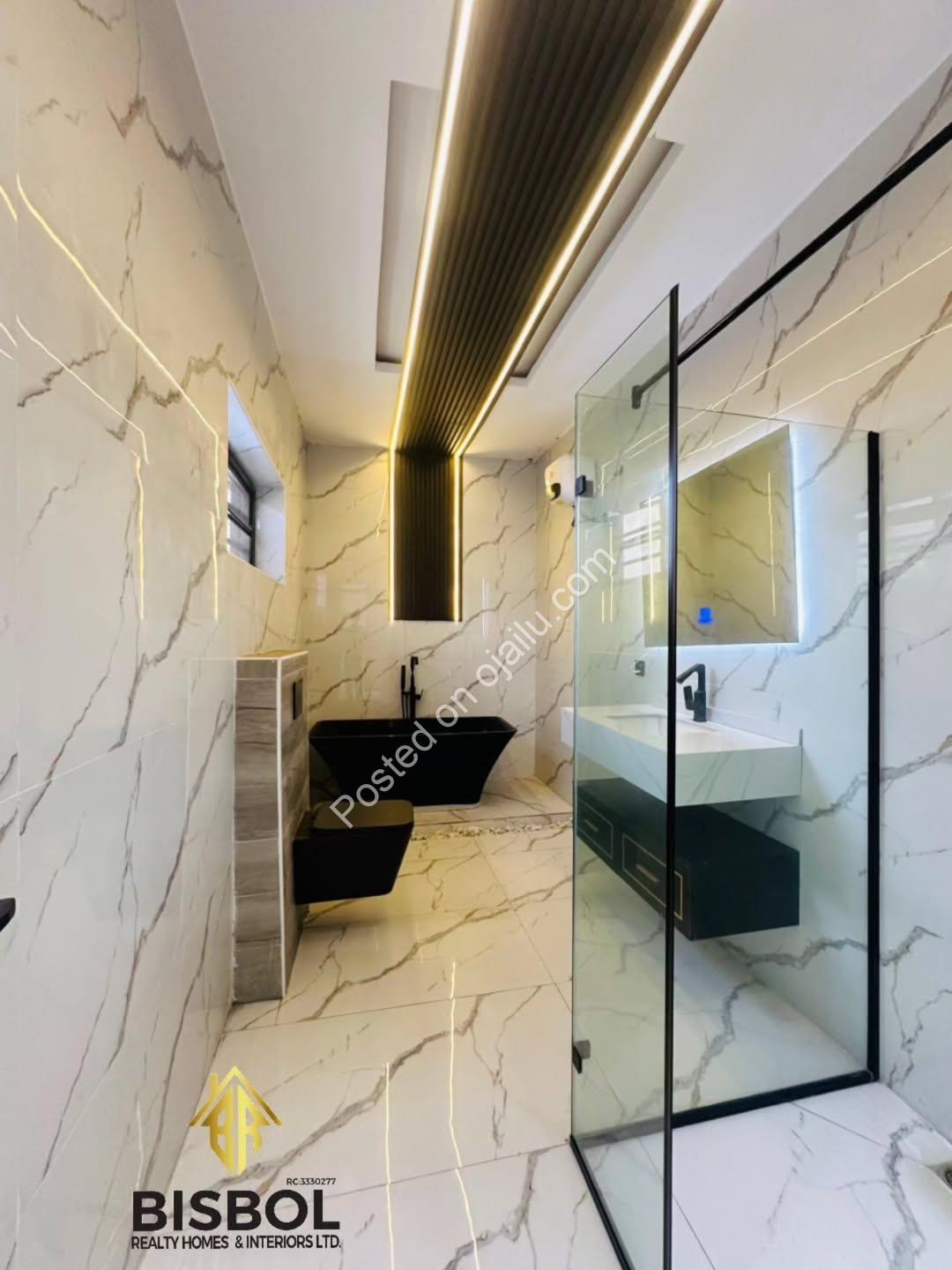 Luxury 5-Bed Duplex in Gated Chevron Estate