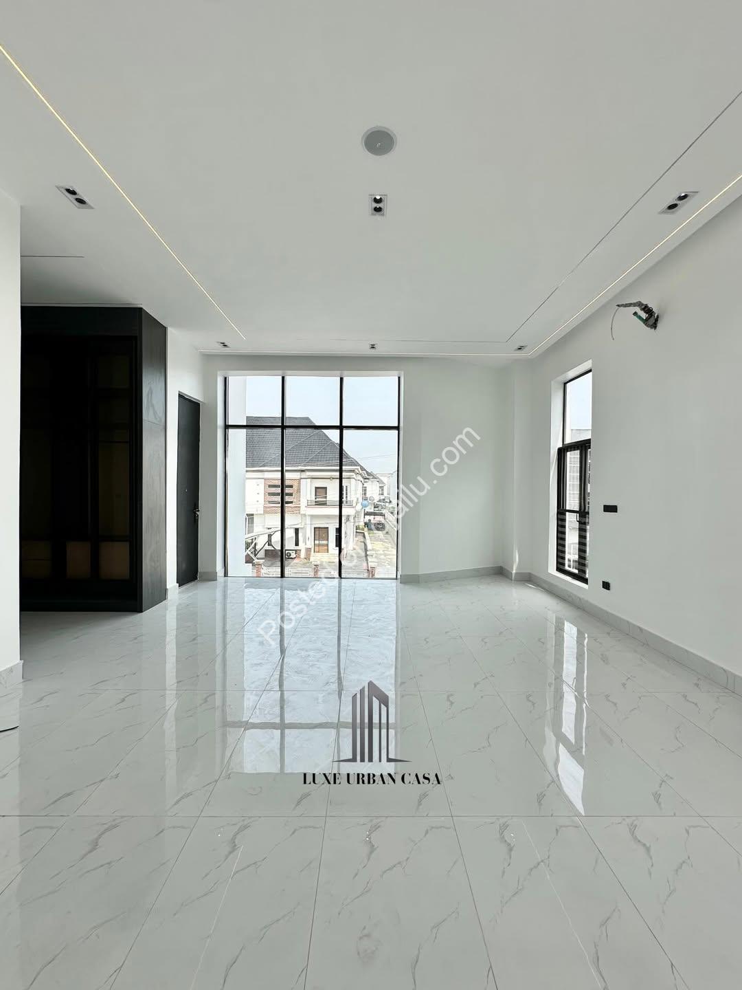 Lekki’s Ultimate 5-Bedroom Estate with Private Cinema & Rooftop