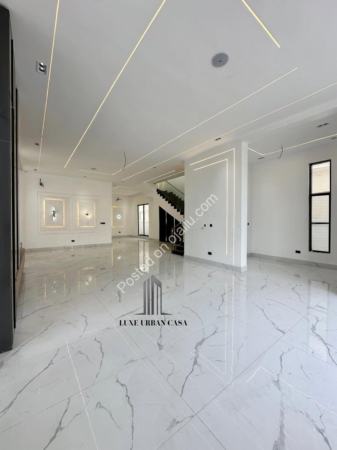 Lekki’s Ultimate 5-Bedroom Estate with Private Cinema & Rooftop