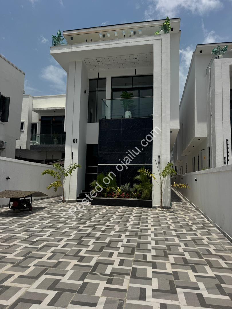 Lekki’s Ultimate 5-Bed Estate with Pool & BQ